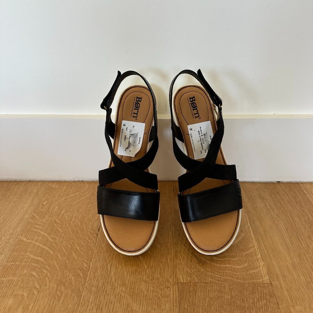 Born sandals